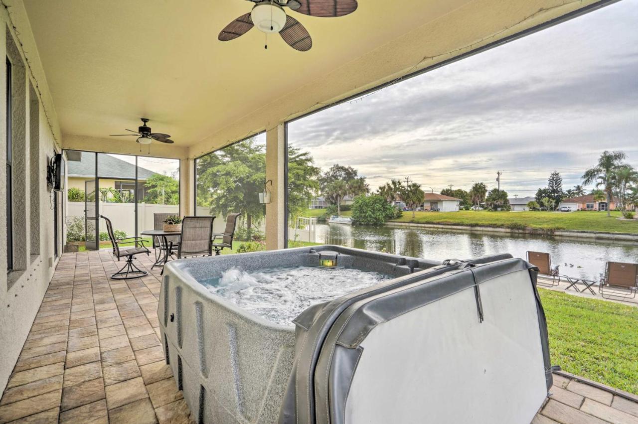 Canalfront Cape Coral Home With Private Hot Tub! Exterior photo